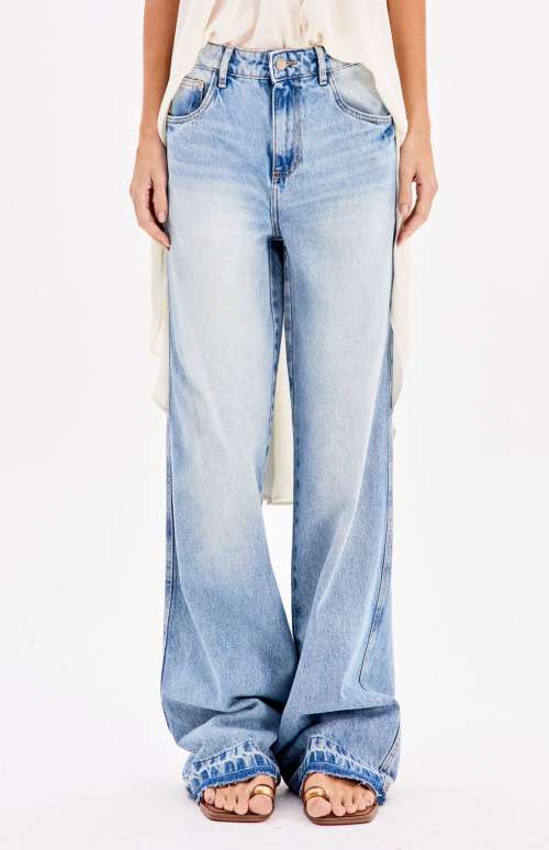 HIGH WAISTED JEANS