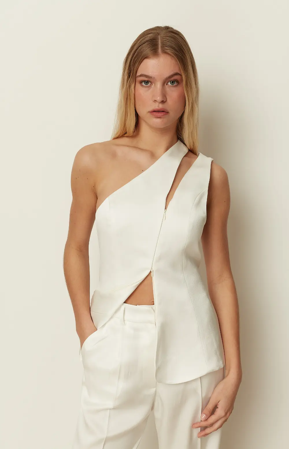 ASYMMETRICAL CUT-OUT TAILORED VEST
