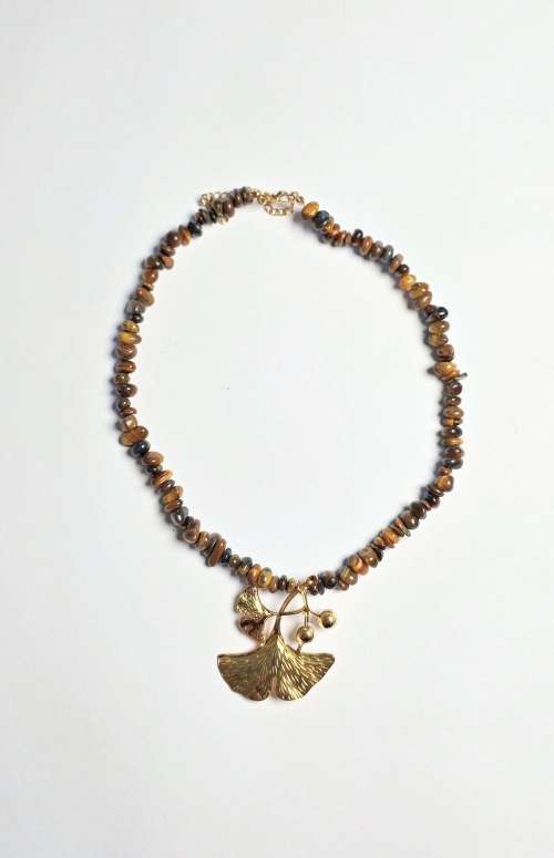 NECKLACE WITH GINKGO PENDANT