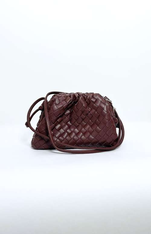 WOVEN CROSS BODY BAG | BROWN