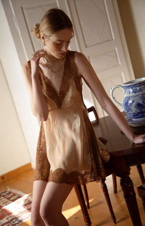 BETWEEN TOPDRESS | EMBROIDERED LACE EMBELLISHED