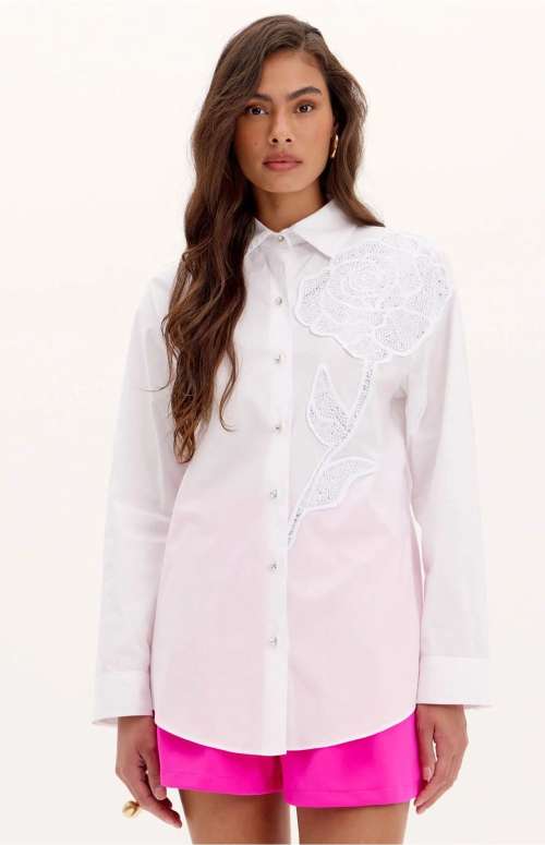 SHIRT WITH APPLICATION