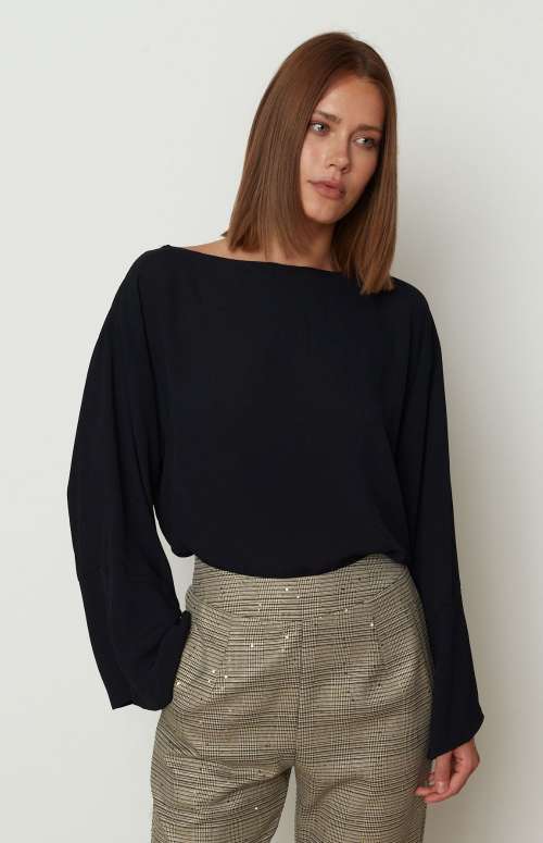 LOOSE BLOUSE