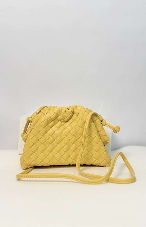 WOVEN SMALL CROSS BODY BAG