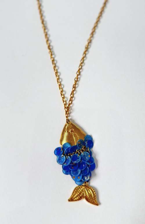 LONG NECKLACE WITH FISH PENDANT