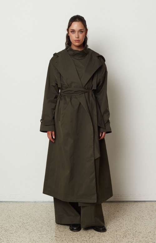 LINEAR COAT