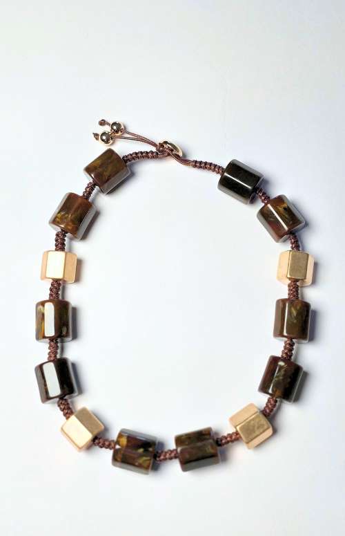 EARTHY-TONE BLOCK NECKLACE WITH METALLIC ACCENTS